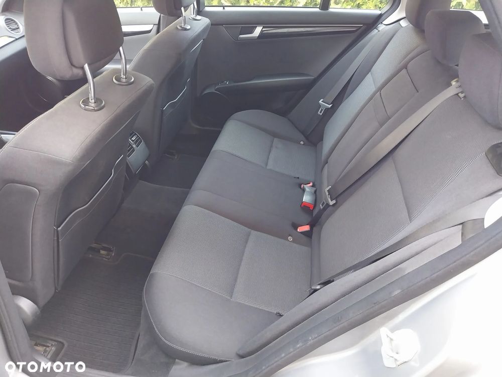 Mercedes-Benz Klasa C 180 BlueEFFICIENCY - 15