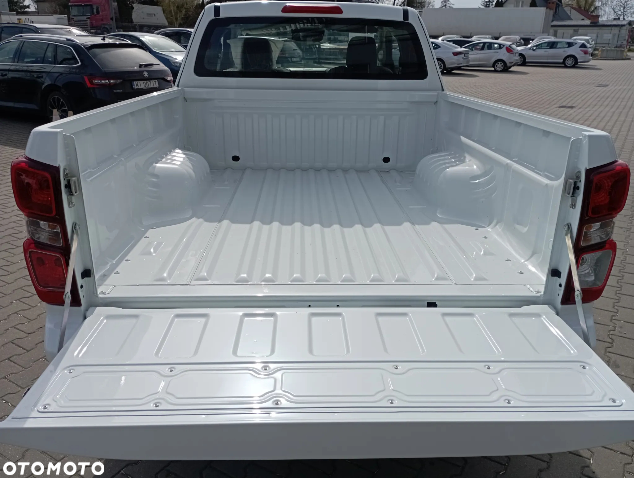Isuzu D-Max 1.9 EC LS - 12