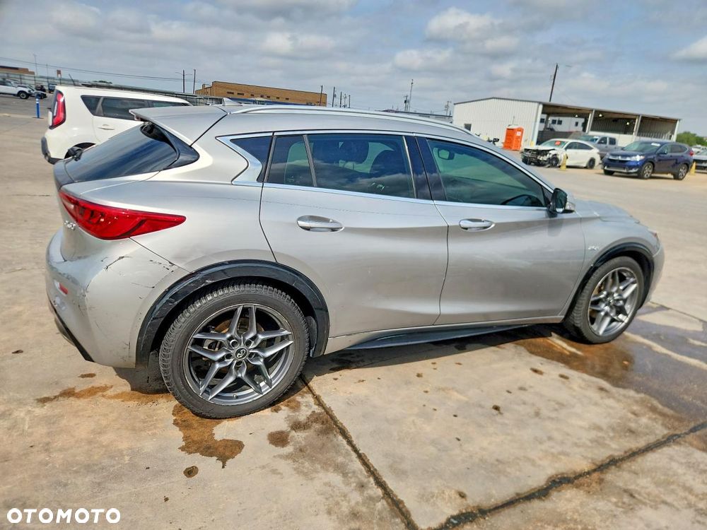 Infiniti QX30 - 6