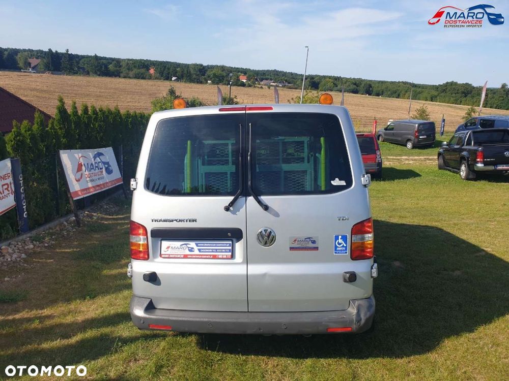 Volkswagen T5 LONG 9 OSÓB Z WINDĄ DLA NIEPEŁONSPRAWNYCH - 14