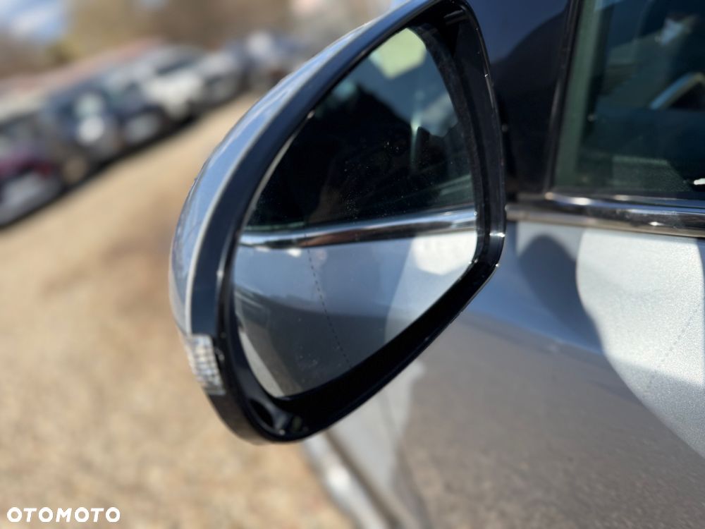 Kia Sportage 2.0 CRDI M - 23