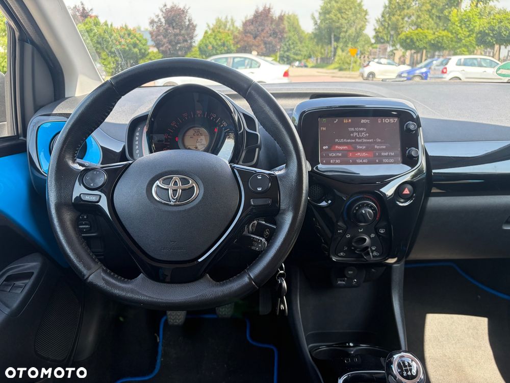 Toyota Aygo x-clusiv - 34