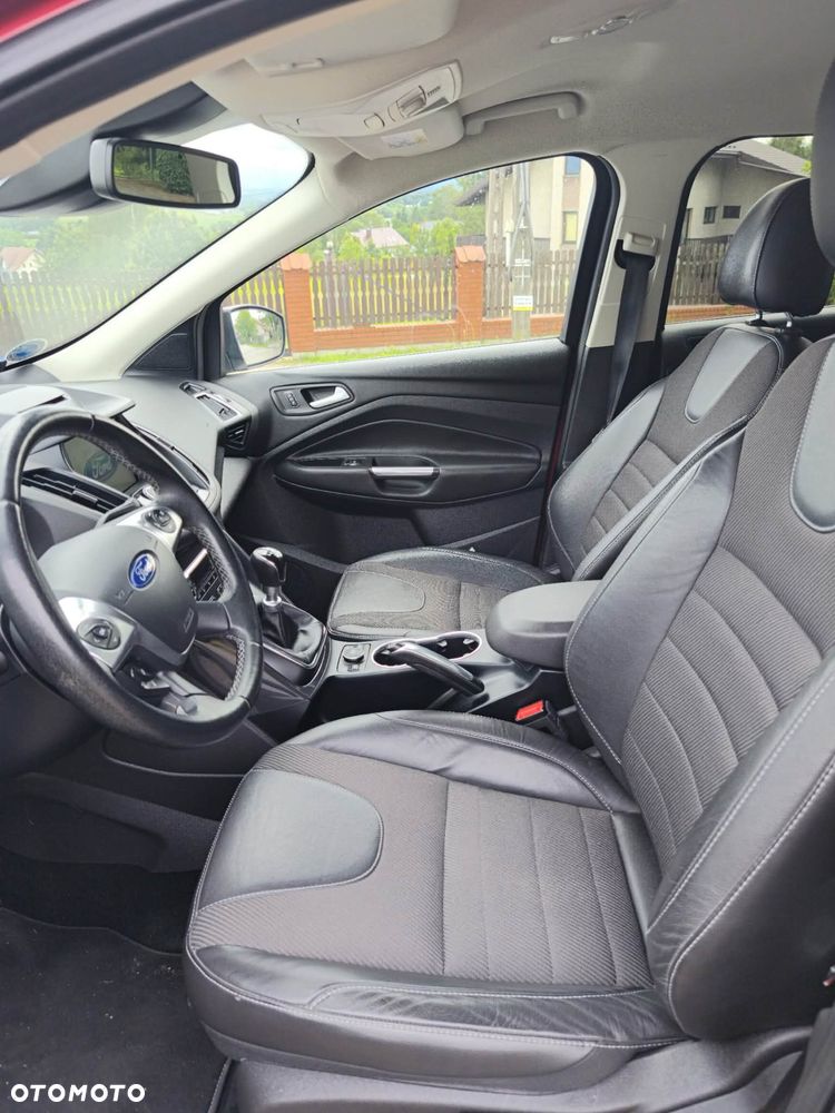 Ford Kuga 1.5 EcoBoost 2x4 Titanium - 15