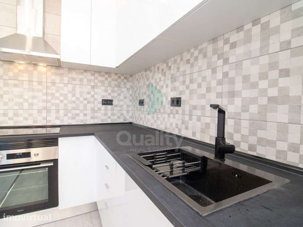 Excelente T2 remodelado na Verderena, Barreiro - Grande imagem: 4/17