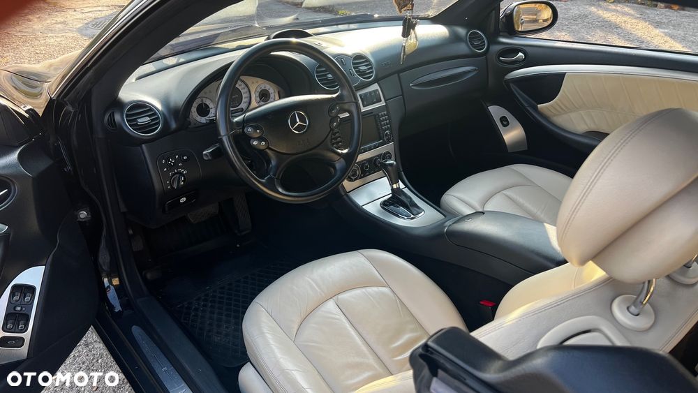 Mercedes-Benz CLK - 22