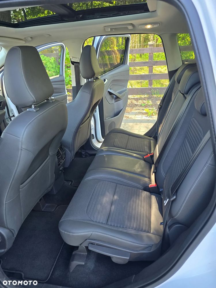 Ford Kuga 1.5 EcoBoost 2x4 Titanium - 24