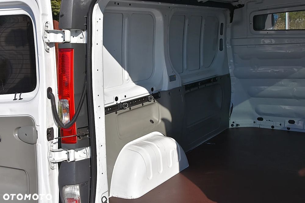 Opel Vivaro - 22
