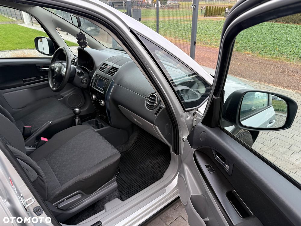 Suzuki SX4 - 23