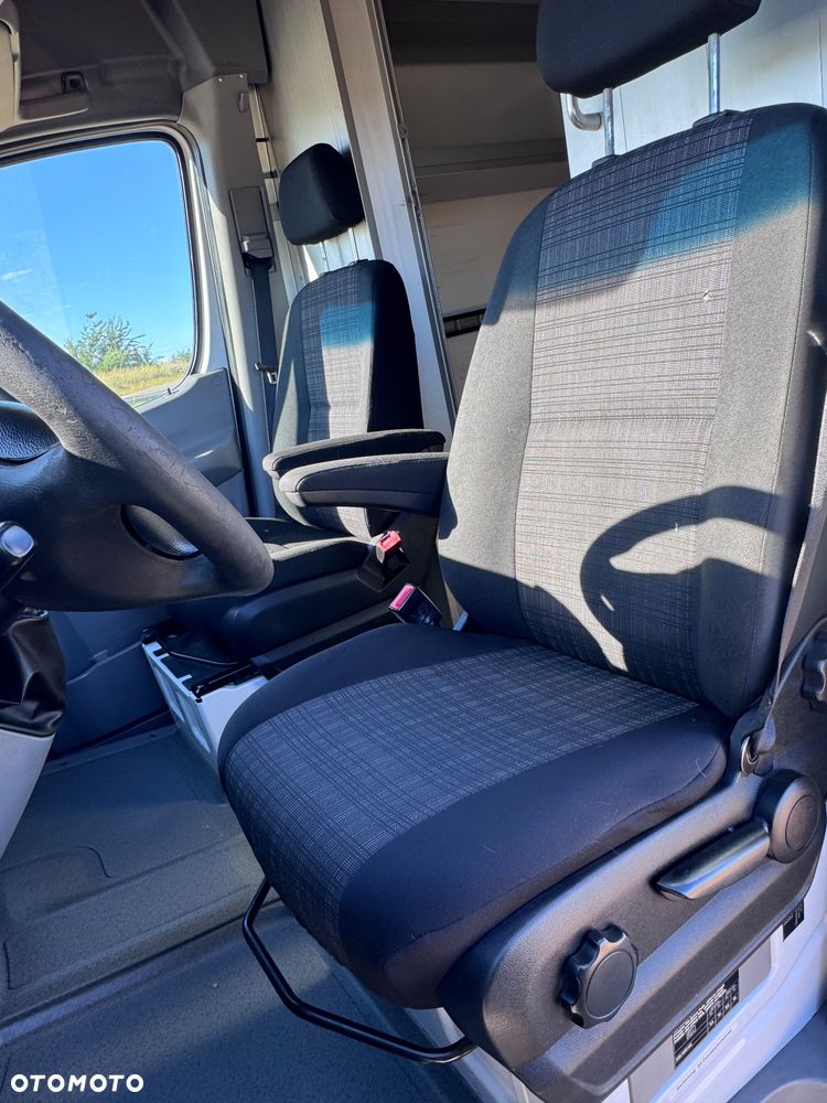 Mercedes-Benz Sprinter - 17