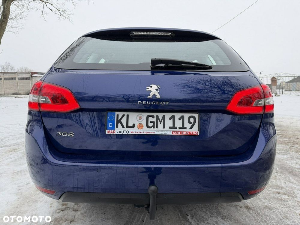 Peugeot 308 - 8