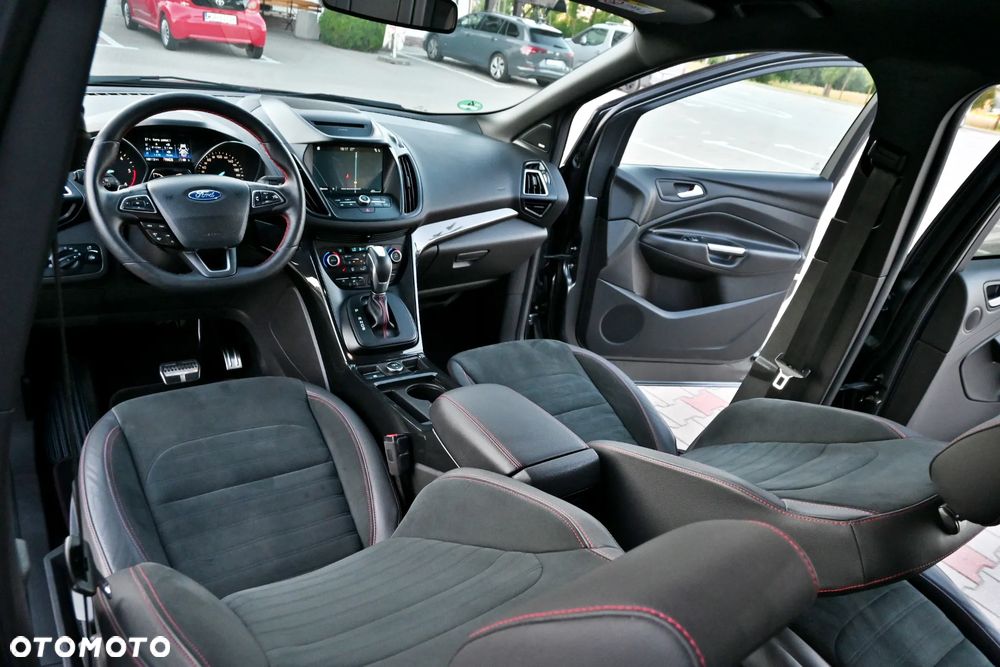 Ford Kuga 2.0 TDCi 4x4 ST-Line - 31