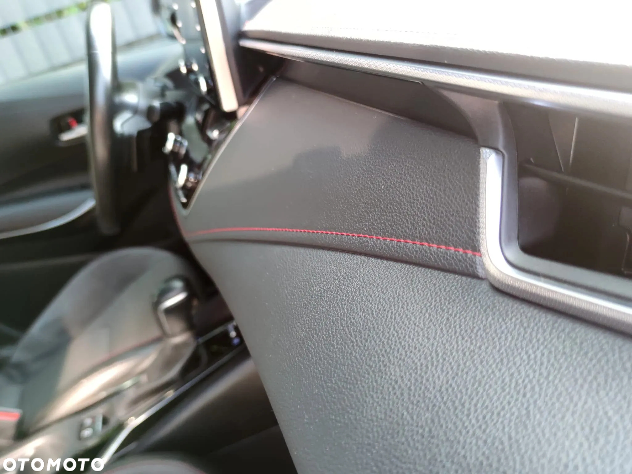 Toyota Corolla 2.0 Hybrid Executive - 35