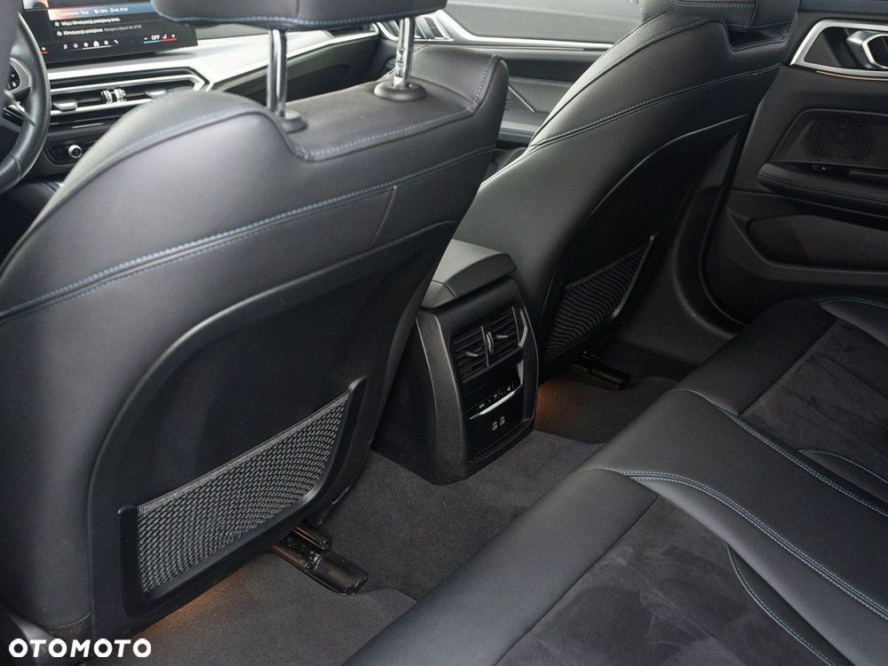 BMW i4 - 29