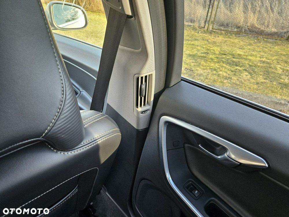 Volvo S60 D2 R-Design Momentum - 31