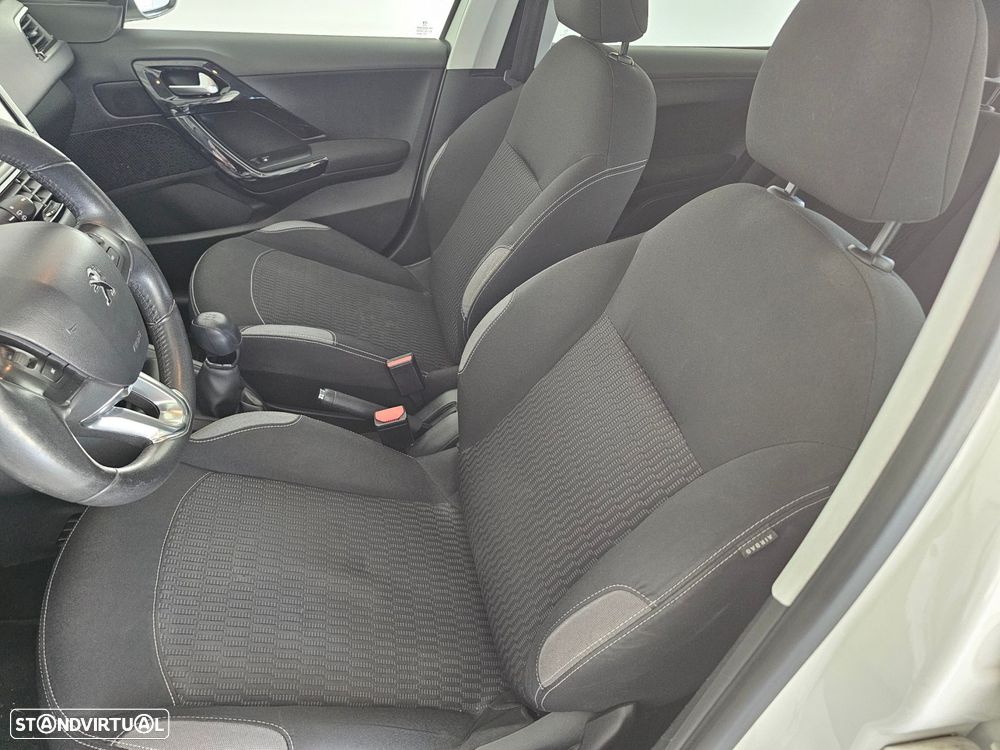 Peugeot 208 1.2 PureTech Active - 11