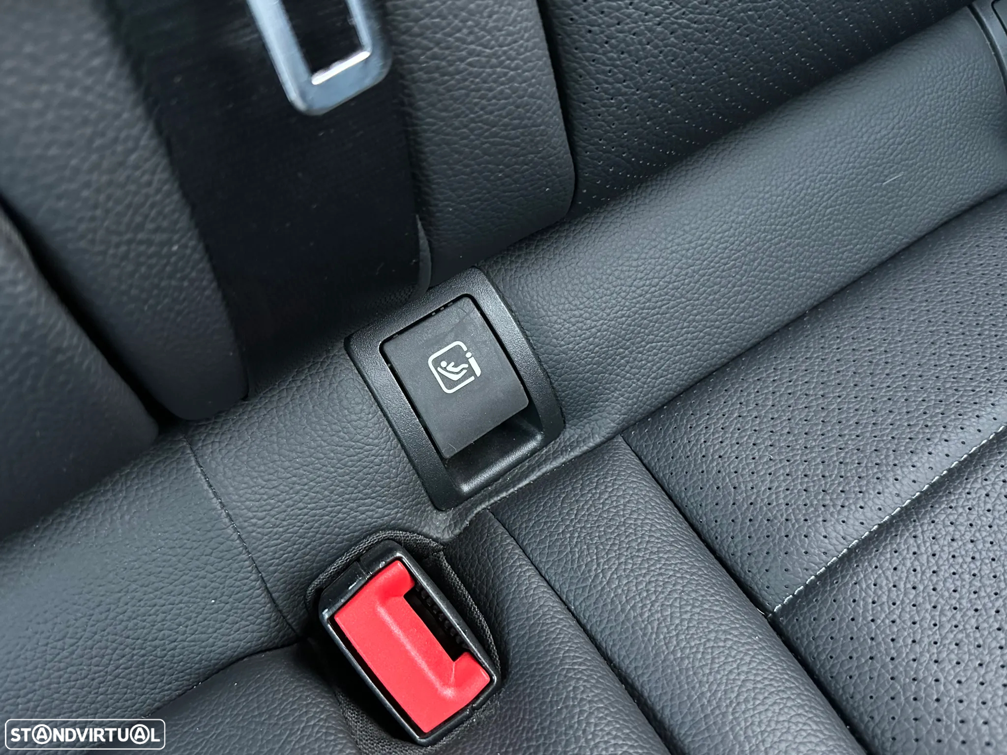 Mercedes-Benz C 300 h AMG Line - 14