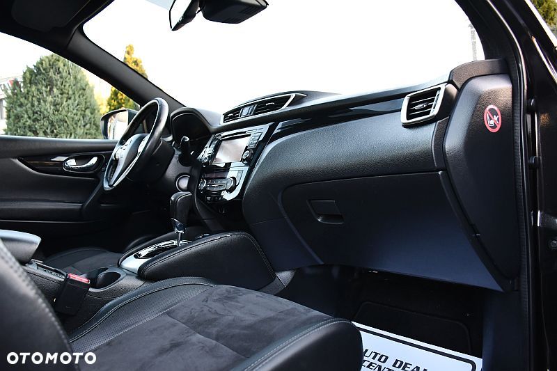 Nissan Qashqai 1.6 dCi Xtronic TEKNA+ - 6