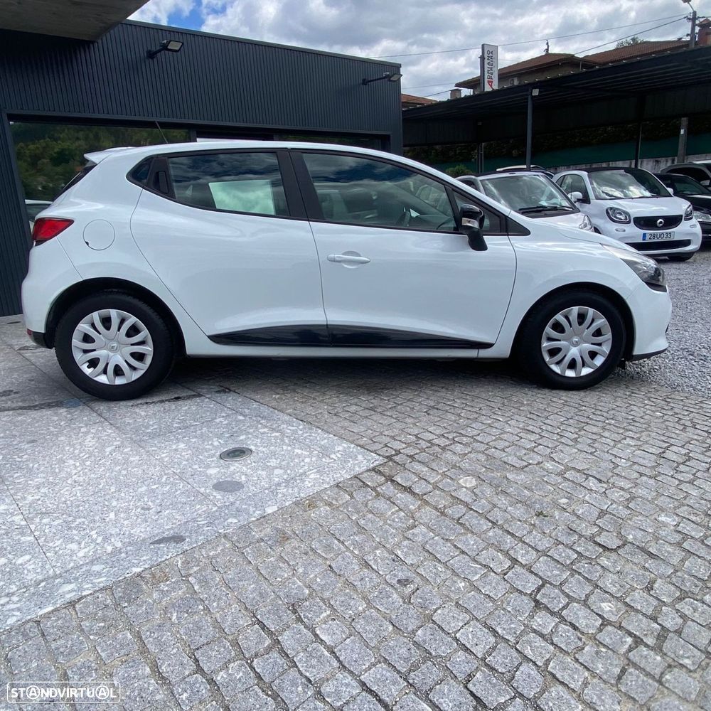 Renault Clio - 11