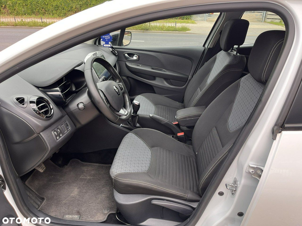 Renault Clio - 16