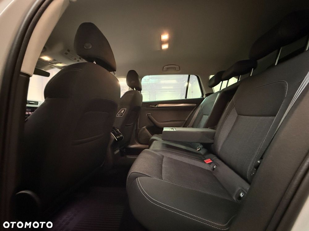 Skoda Superb 2.0 TDI SCR 4x4 Style DSG - 25