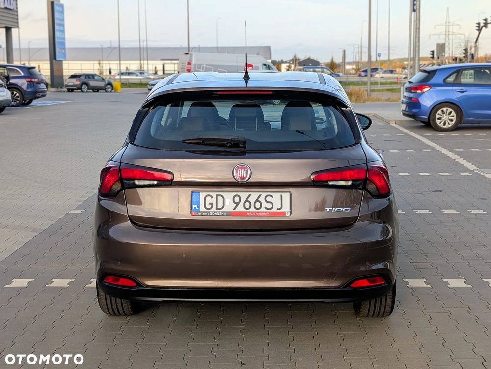 Fiat Tipo 1.4 16v Lounge EU6d - 11