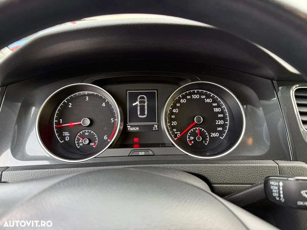 Volkswagen Golf 1.6 TDI Comfortline - 5