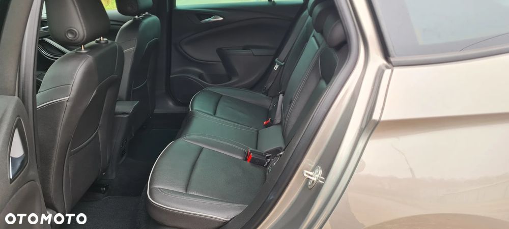 Opel Astra - 16