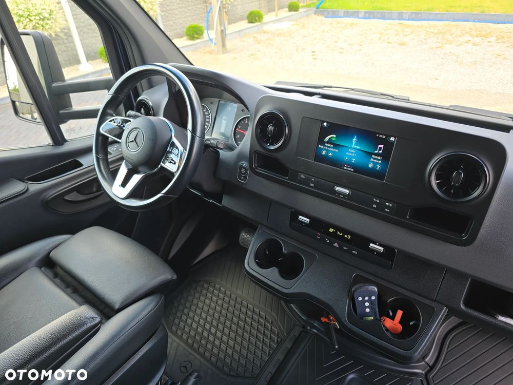 Mercedes-Benz SPRINTER 319 3.0 CDI KONTENER 4,28cmDługi 2,29cmSzero 2,24cmWysok + WINDA 750Kg 42Tyś km SERWIS DO OSTATNIEGO Km ASO MERCEDES-BENZ SALON PL STAN NOWY NOWY NOWY FABRYCZNA GWARANCJA - 3