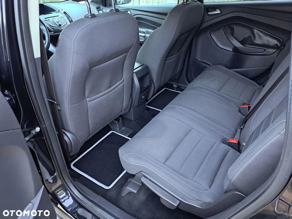 Ford Kuga 1.6 EcoBoost 2x4 Trend - 17