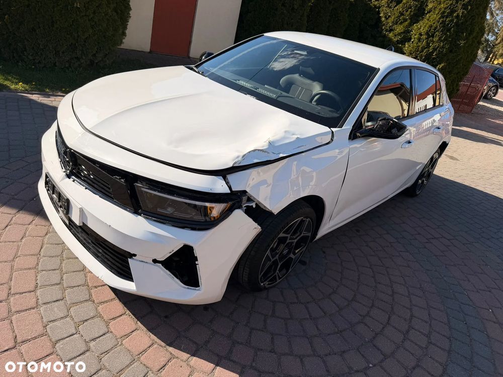 Opel Astra 1.6 T Plug-in Hybrid GS - 13