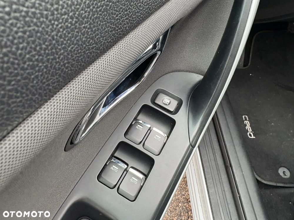 Kia Ceed 1.6 CRDi L - 12