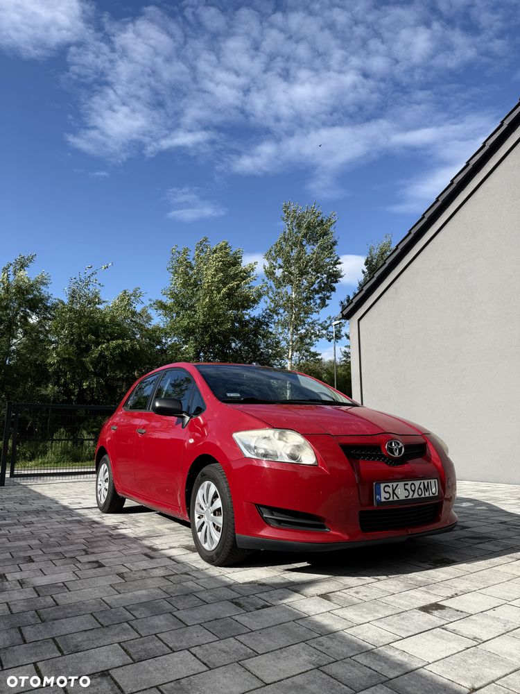 Toyota Auris 1.4 VVT-i Terra - 1