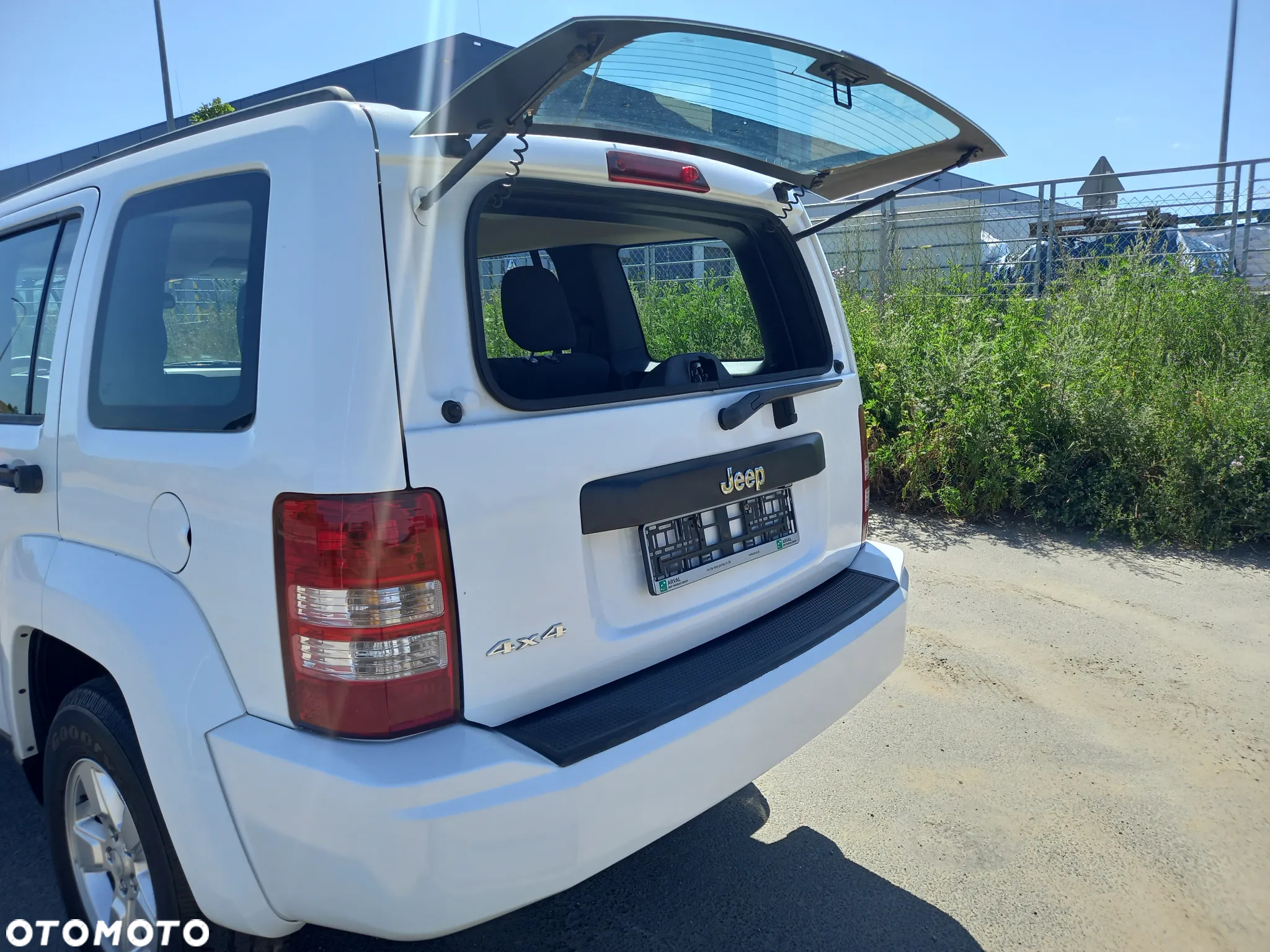 Jeep Liberty - 9