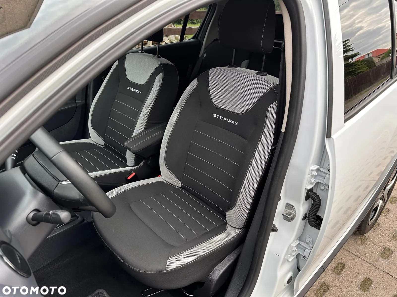Dacia Sandero Stepway 0.9 TCe Laureate S&S - 16