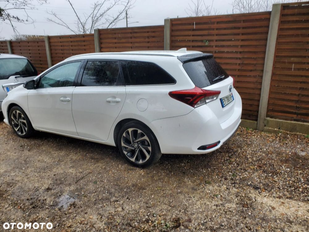 Toyota Auris 1.8 HSD Luna - 3