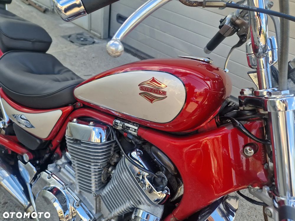 Suzuki Intruder - 13