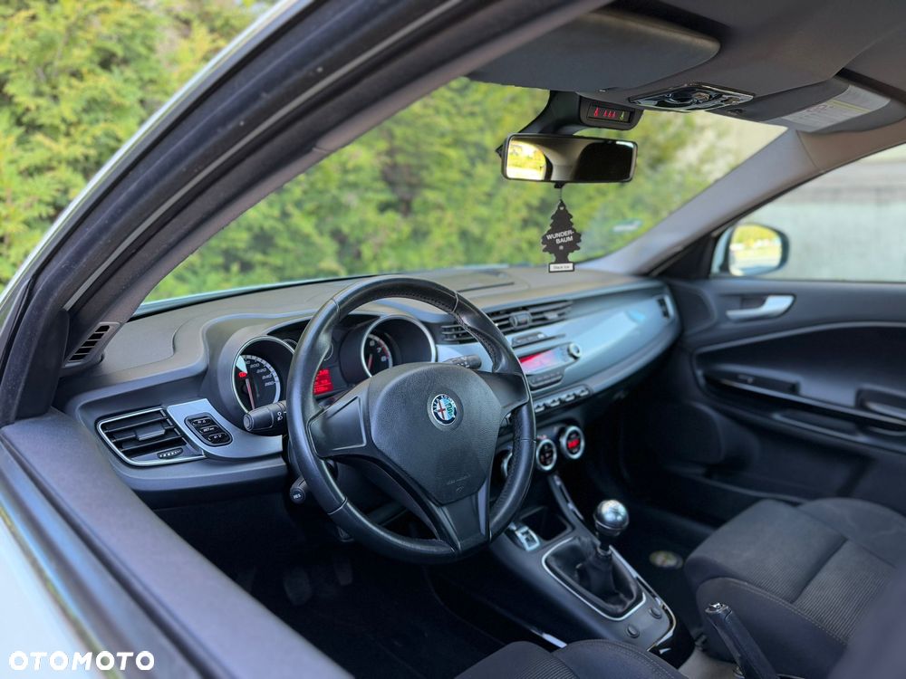 Alfa Romeo Giulietta 1.4 TB 16V Lusso - 16