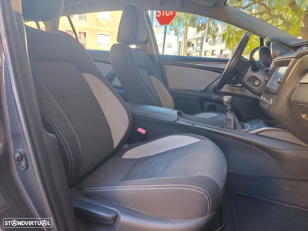 Toyota Avensis Touring Sports 1.6 D-4D Exclusive - 21