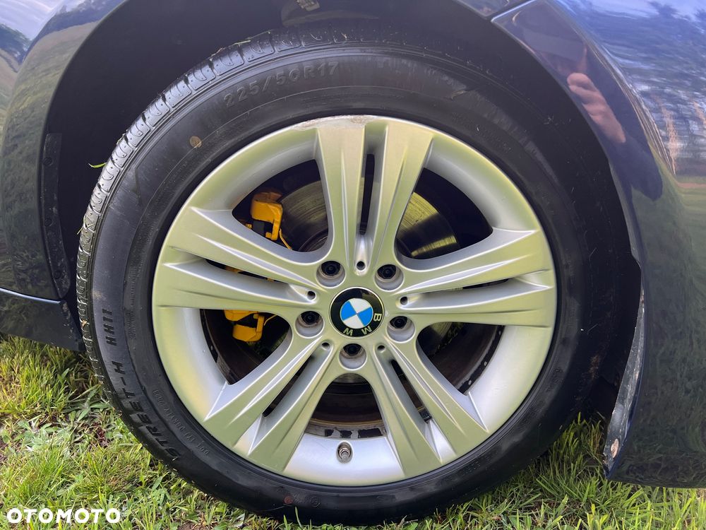 BMW Seria 3 330i xDrive Sport Line - 33
