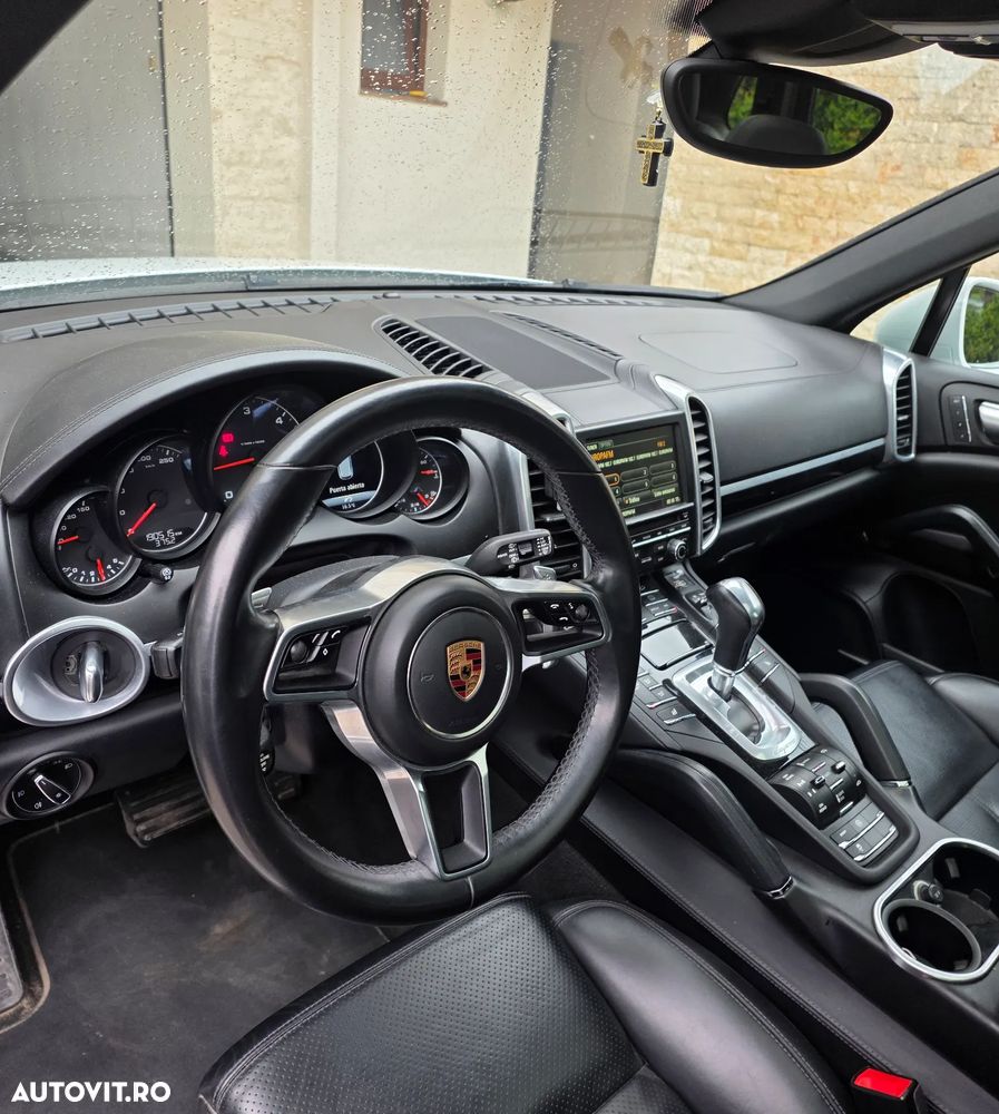 Porsche Cayenne - 7