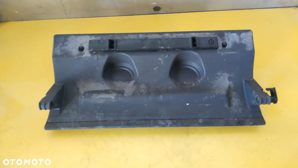 SCHOWEK PASAŻERA VITO W638 - 3