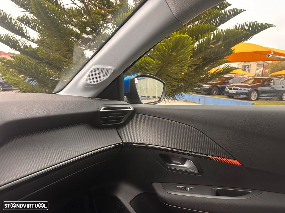Peugeot e-208 Allure - 31