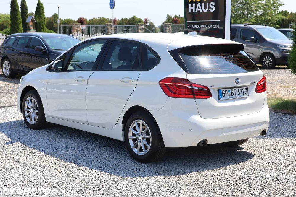 BMW Seria 2 220i - 4