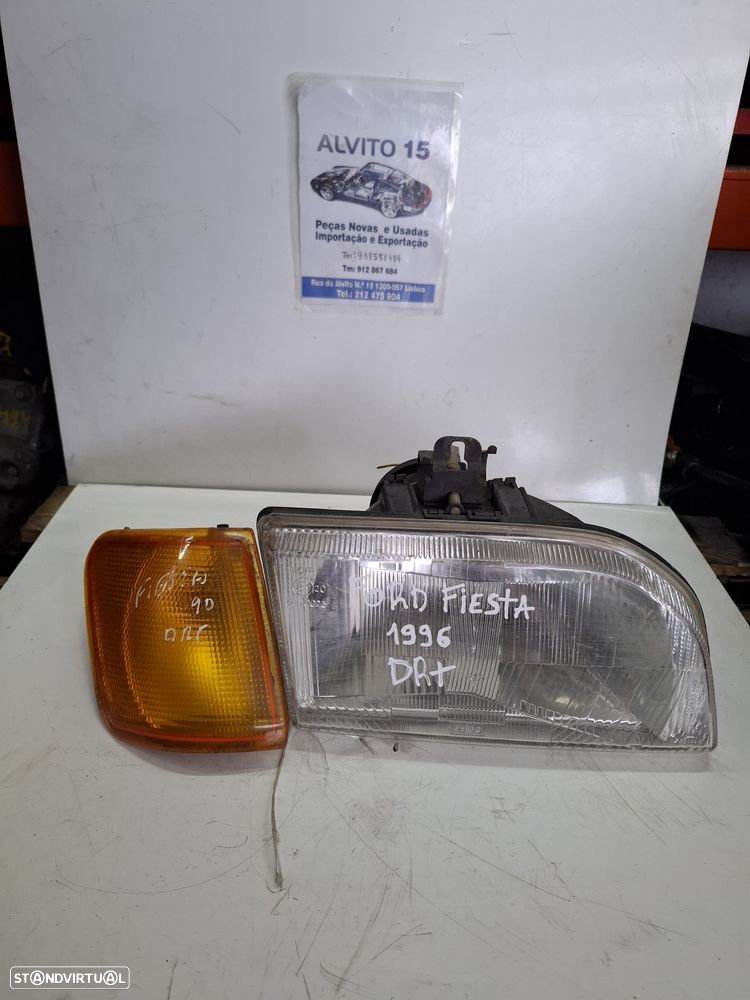 Farol e Farolim Direito Ford Fiesta 1996 - 1