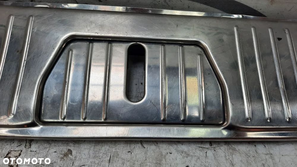 Mercedes W211 e-klasa osłona rygla zamka bagażnika A2116900089 - 3