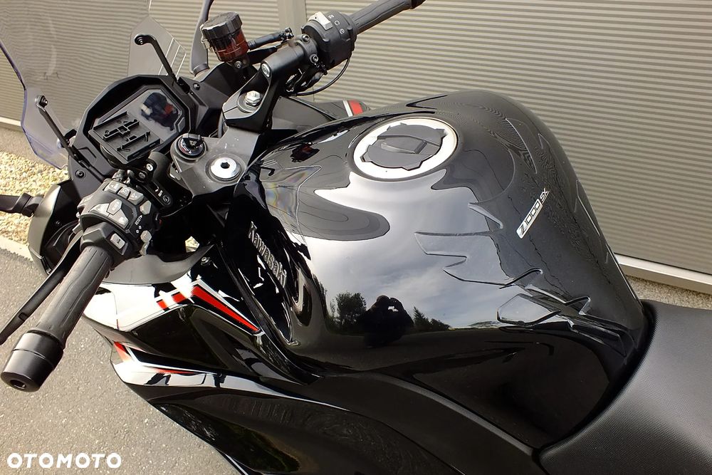 Kawasaki Ninja 1000 SX - 11
