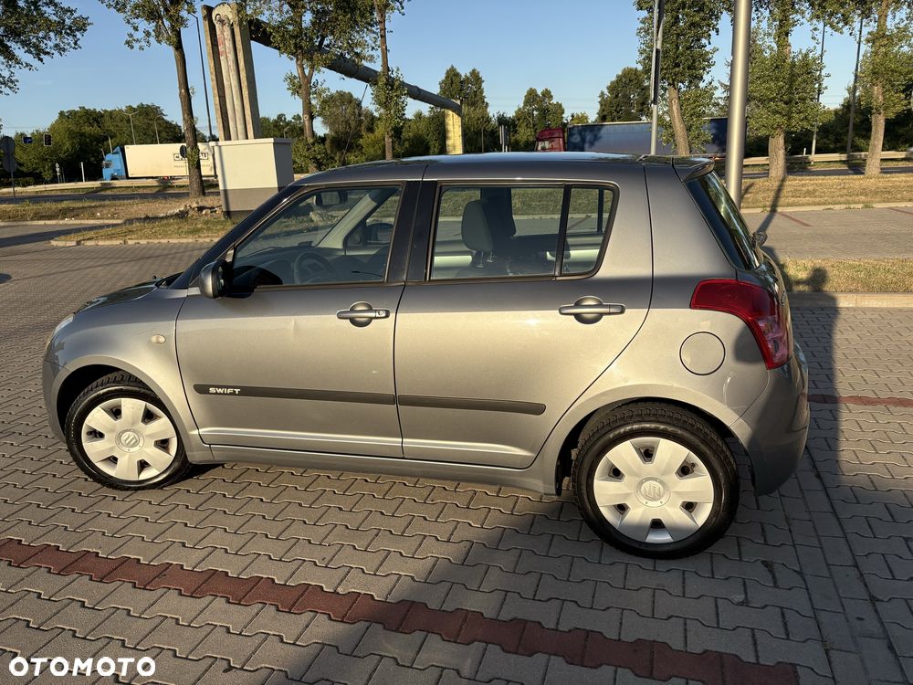 Suzuki Swift - 1
