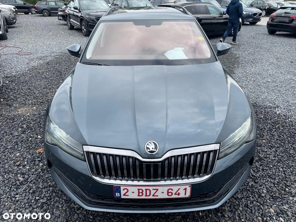 Skoda Superb 2.0 TDI DSG Ambition - 2