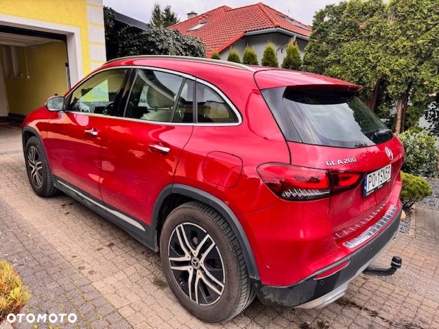 Mercedes-Benz GLA 200 Business Edition - 4