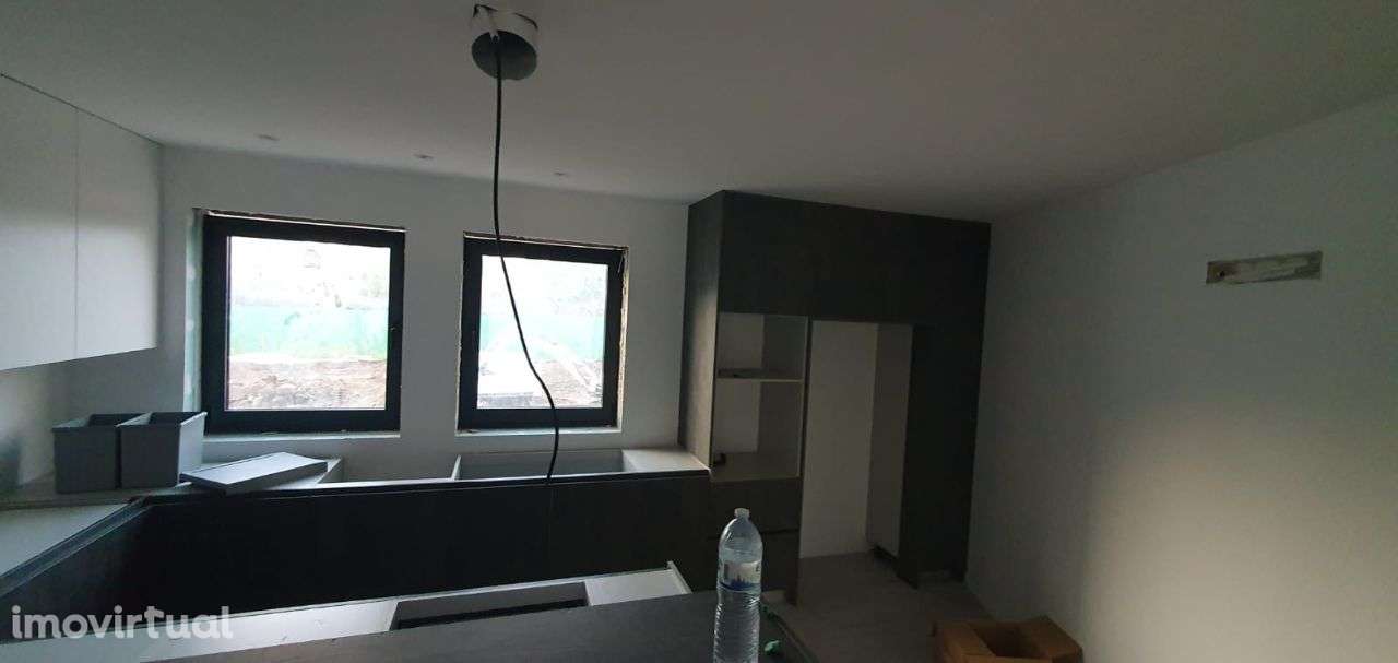 Moradia Terrea ( r/c) T3 - Mazarefes / Vila Fria - Grande imagem: 2/11